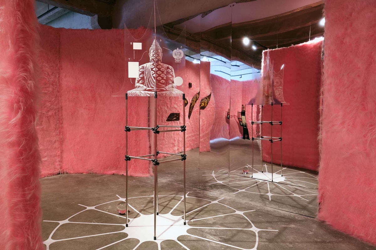    Здесь и далее экспозиция выставки «Я не плохая — меня так нарисовали»