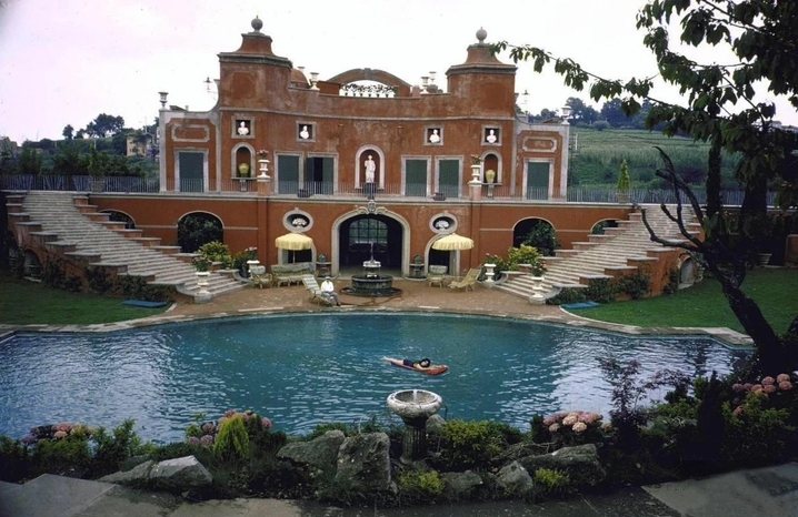 История этой древней виллы тесно связана с бурным развитием итальянского кинематографа во второй половине XX века.