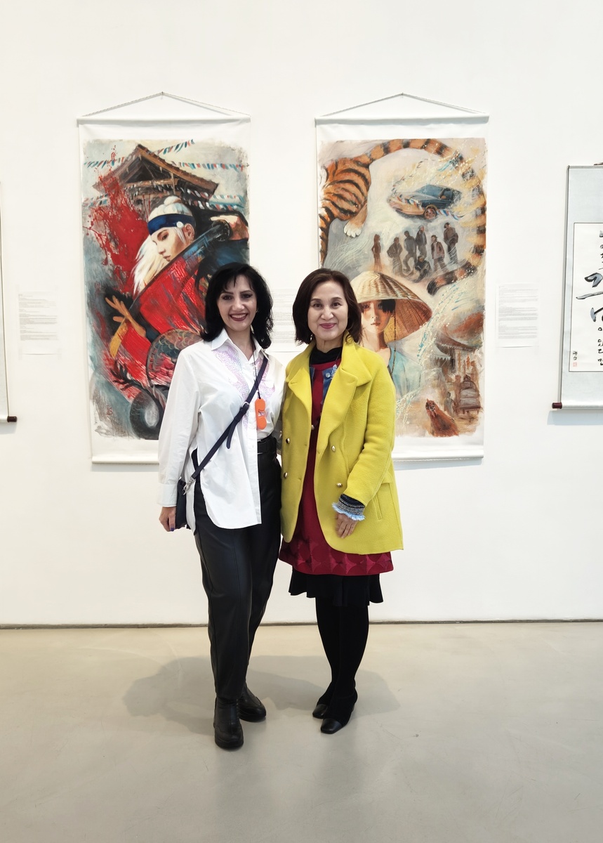 Мы с Чжан Сун Дук перед моим диптихом DAECHWITA