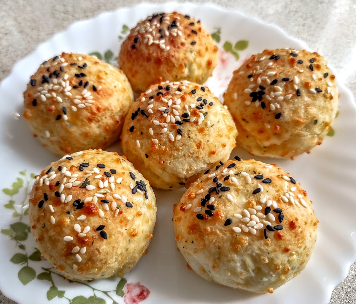 Творожные пампушки с чесноком к борщу от Виктории. 