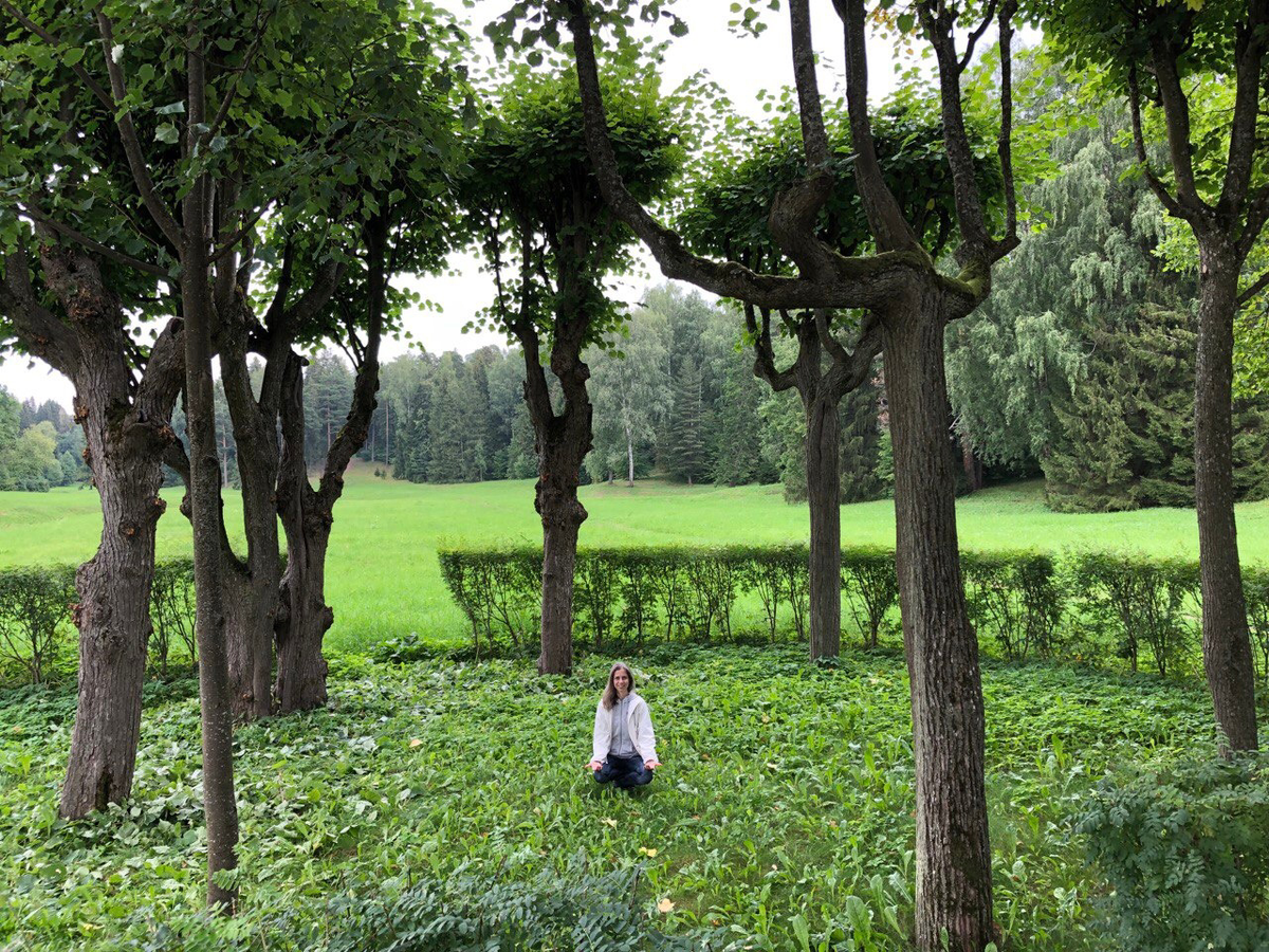 В кругу деревьев :)