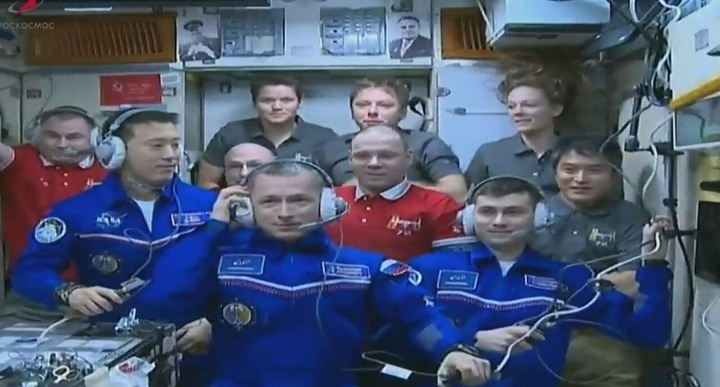    Космонавту из Югры с поздравлениями позвонила на борт МКС его теща
