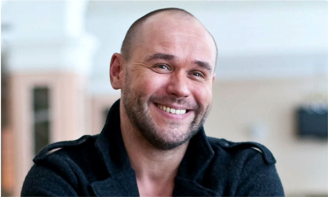 на фото Максим Аверин 