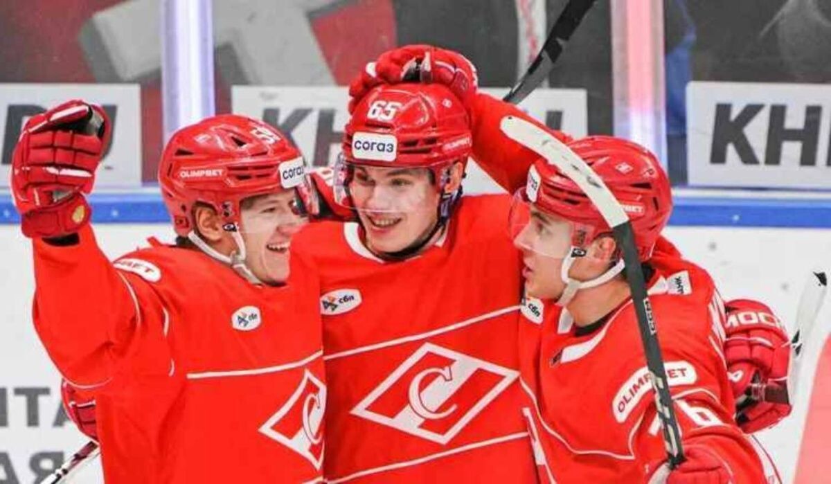     Хоккеисты "Спартака". Источник: ria.ru Автор фото: Сергей Гунеев