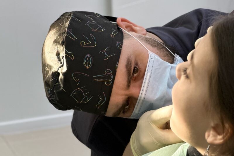 Врач стоматолог-хирург