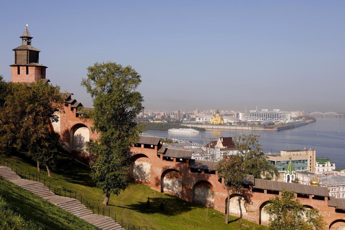    Оба города находятся на слиянии двух рек