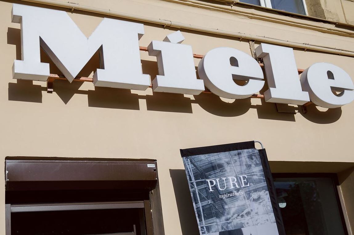 Разобраться с этой задачей , поможет вам Салон на Московском 130 .