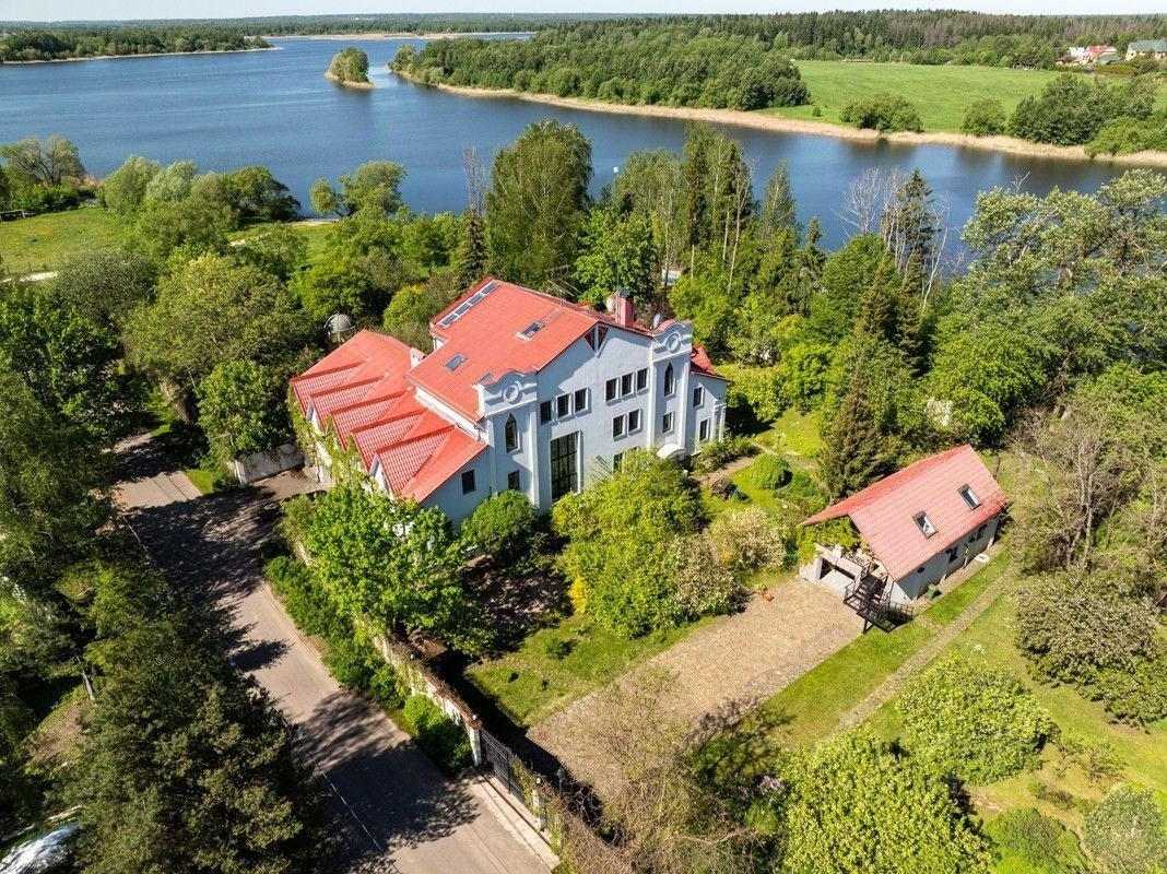 Дом Аллы Пугачевой на Истринском водохранилище. Фото: cian.ru