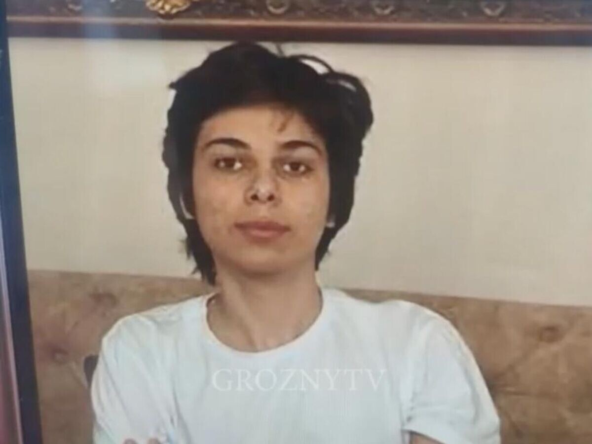    Напавший на пост ДПС в Ачхой-Мартане© ЧГТРК "Грозный"/Telegram