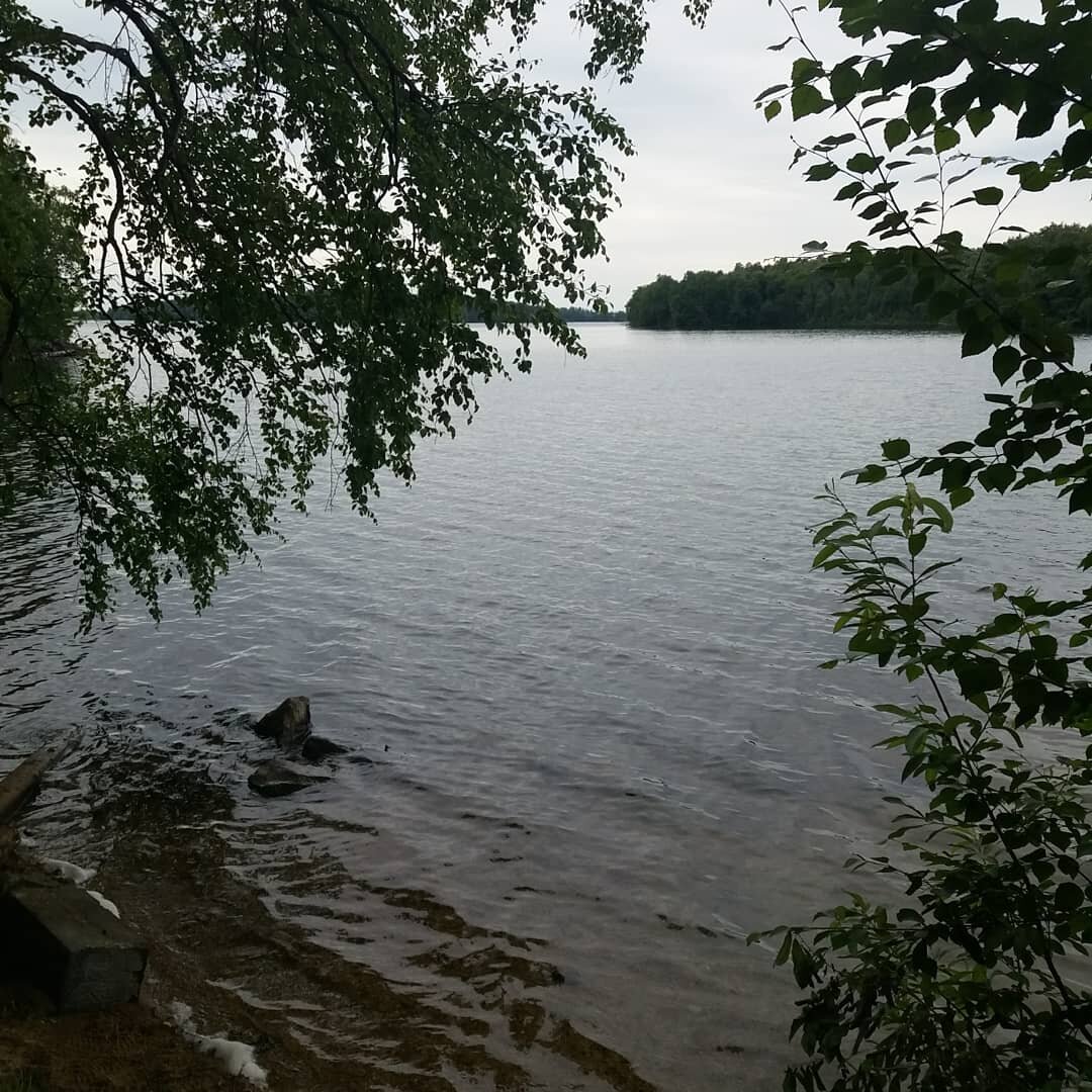 Предгорное уральское озеро