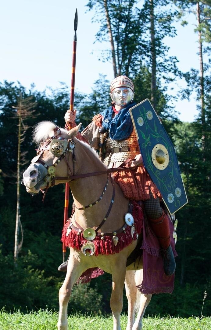 Командир батавов на римской службе в изображении современного реконструктора