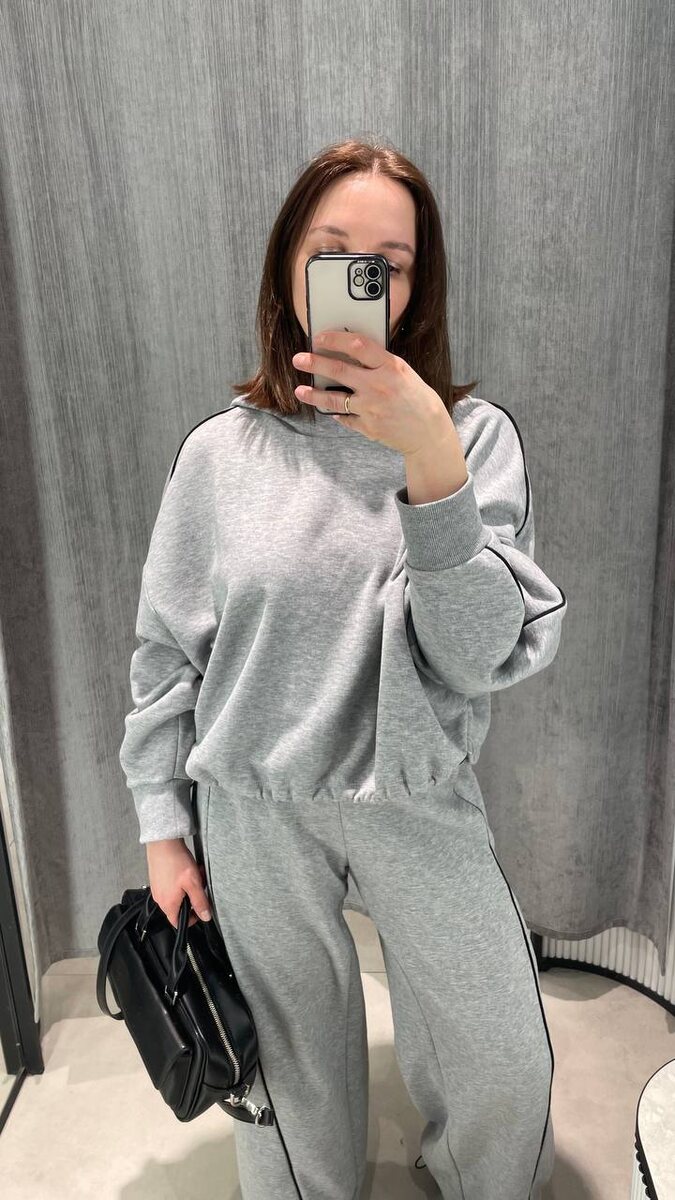 Фото сделаны в спешке, в время случаного набега в магазин, прошу простить за отсутствие укладки и толковой стилизации:)