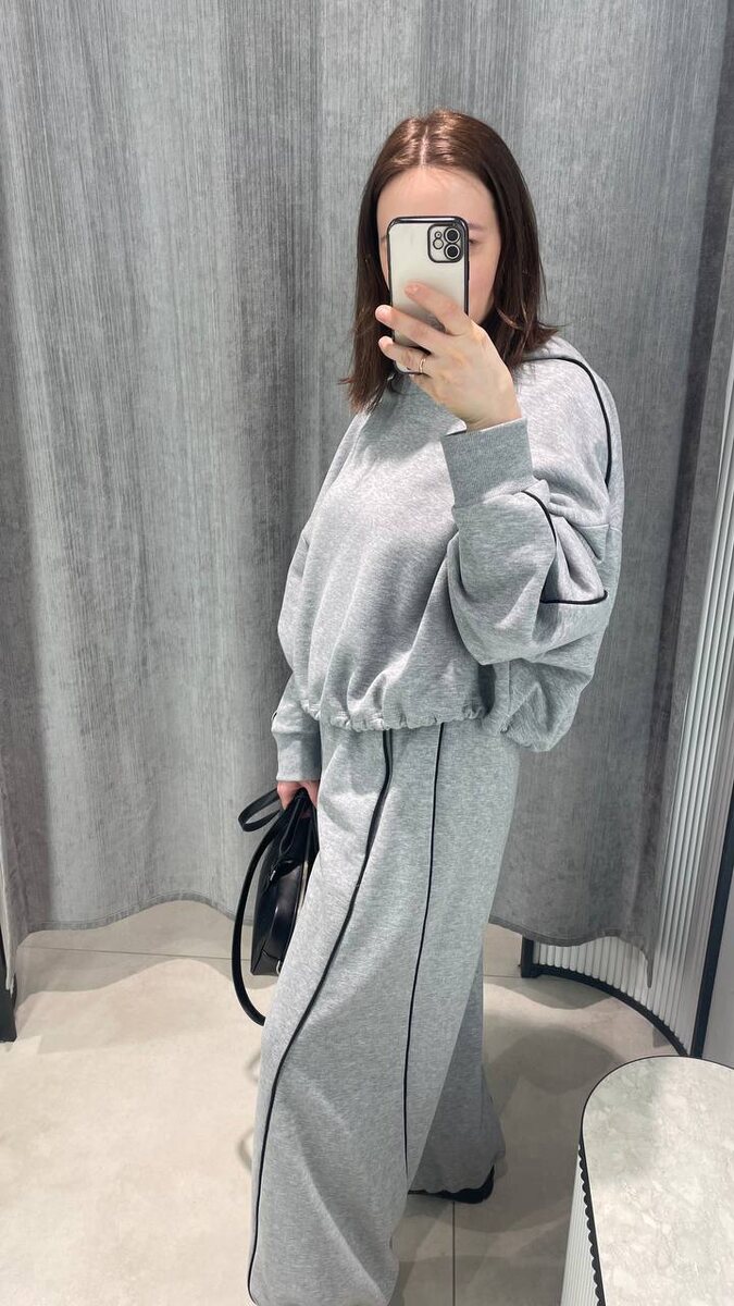 Карманы на брюках чуть смещены на перед, и это удобно.