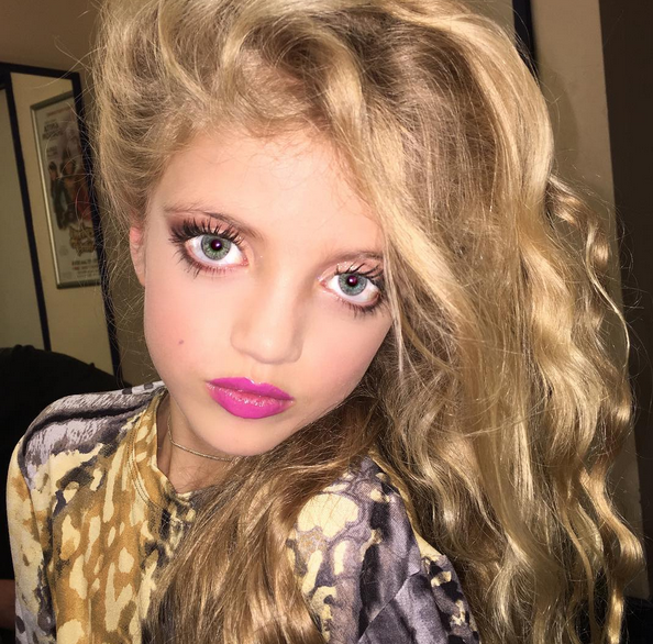 Почему современные девочки рано созревают