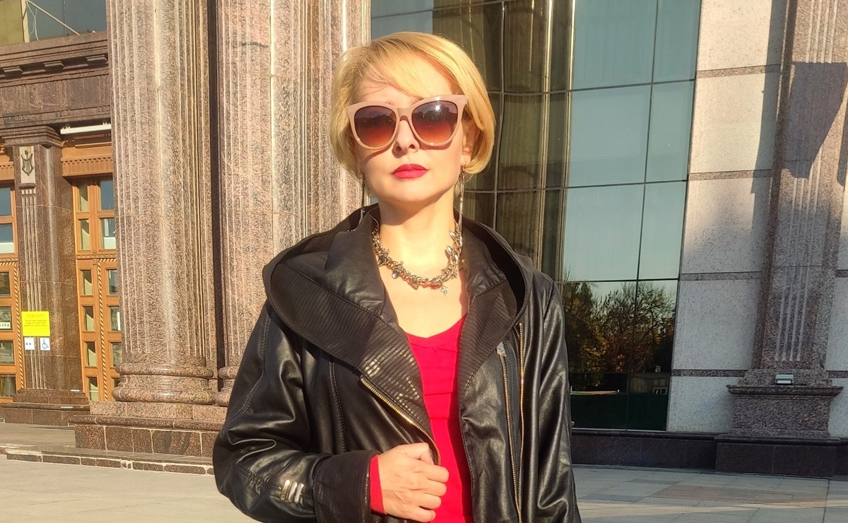 Каюсь, пыталась пройти со своим пролетарским луком в дорогой парфюмерный бутик. Но продавцы не лыком шиты - не пропустили чуждый элемент (то есть меня). Даже то, что у меня были деньги на пафюмку, не сделали меня достойным членом общества парфлюбителей :))) А потому что свое место знать надо :)) 