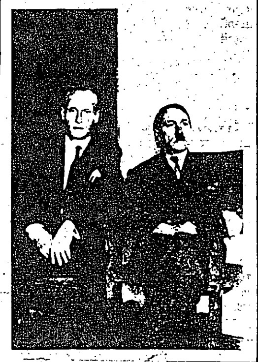 Ситроен с человеком, который утверждал, что он Гитлер, на пляже в Тунхе, Колумбия. ЦРУ.