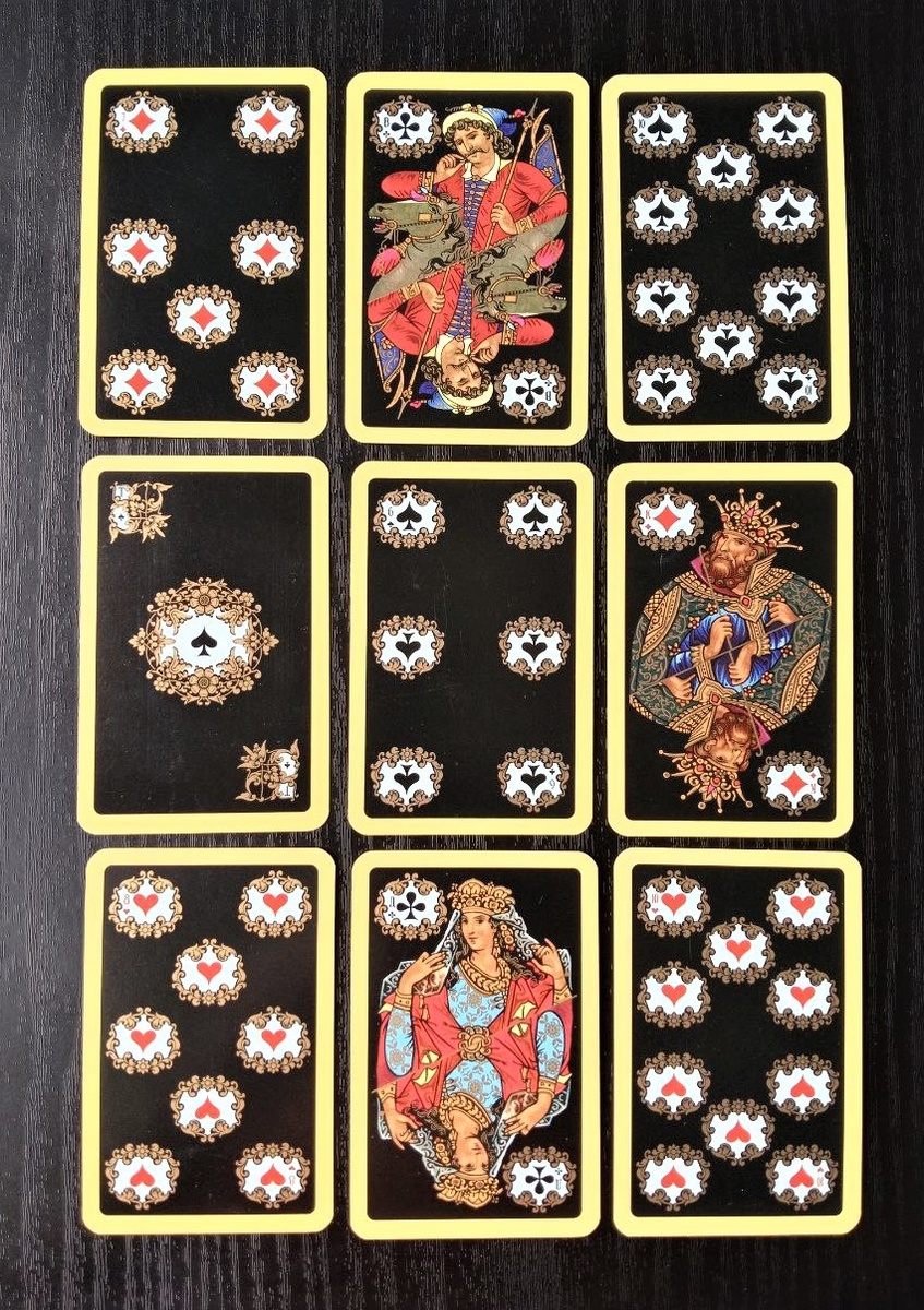 Ответ смотрим на колоде "Палех"