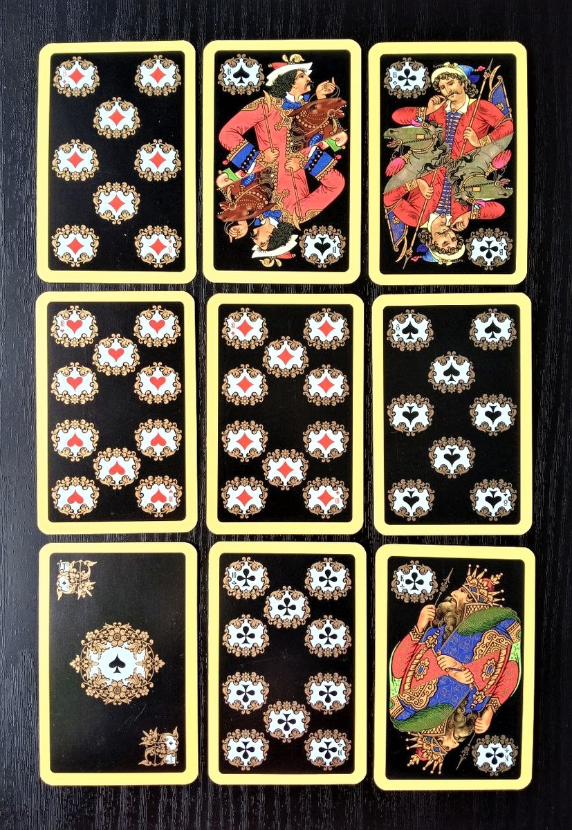 Ответ смотрим на колоде "Палех" 