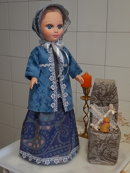 Жакет и капор из голубого велюра для куклы Анастасии. Апрель, 2025.