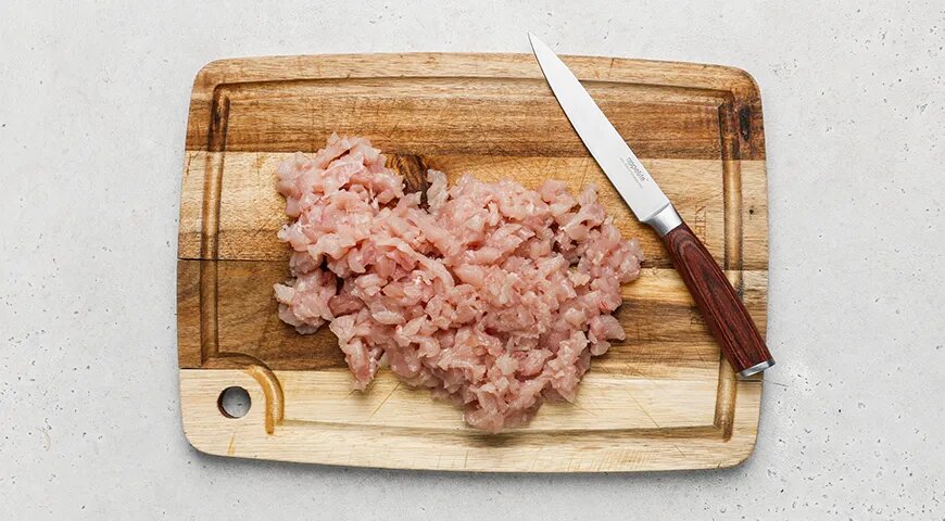   Рубленые куриные котлеты с сыром (gastronom.ru)