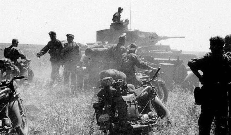 Немцы на подступах к Майкопу, 1942 г. (фото с сайта wwii.space)