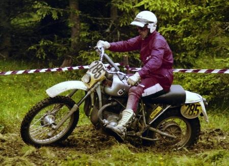 BMWВ 1978 году BMW приняла участие в чемпионате Европы по эндуро с мотоциклом с оппозитным двигателем, который стал «матерью» модели R80 G/S.