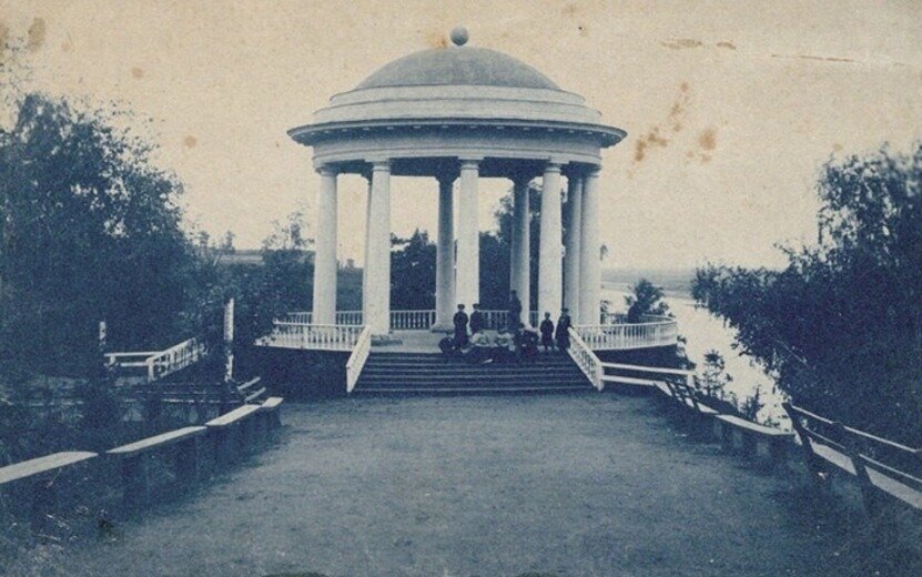 Старая беседка относилась к Генеральскому саду. Фото: Iz-article.ru