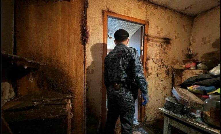    В Оренбурге грязнулька «заставила» судебных приставов навести порядок в её квартире Андрей Севостьянов