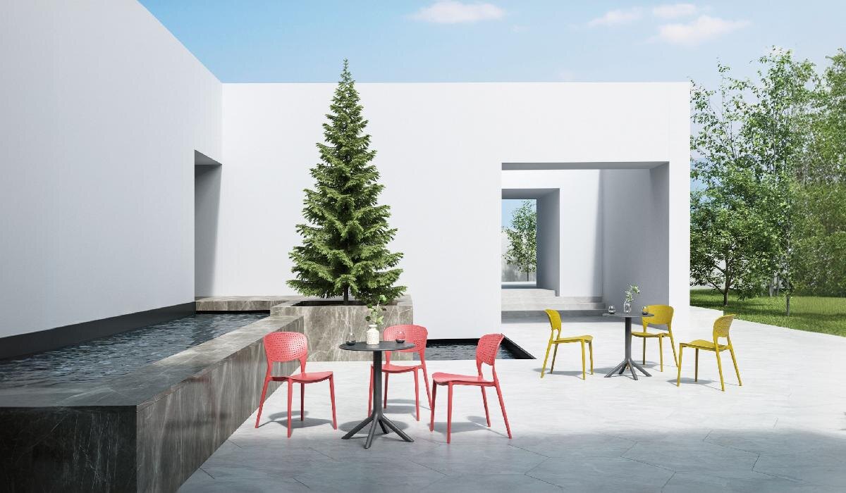 Стулья из серии Spot изготовлены из прочного пластика