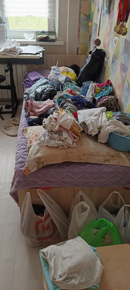 Часть вещей младшей дочери.