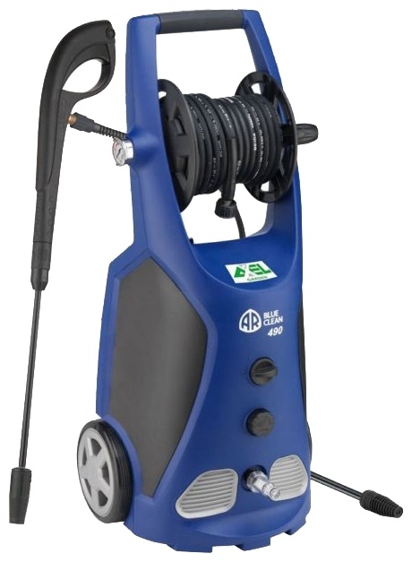 По дизайну Annovi Reverberi Blue Clean AR 490 сразу понятно - постарались итальянцы. Вроде всё, как у всех, но не совсем. Какие ассоциации у вас вызывает такой дизайн? Пишите в комментариях!