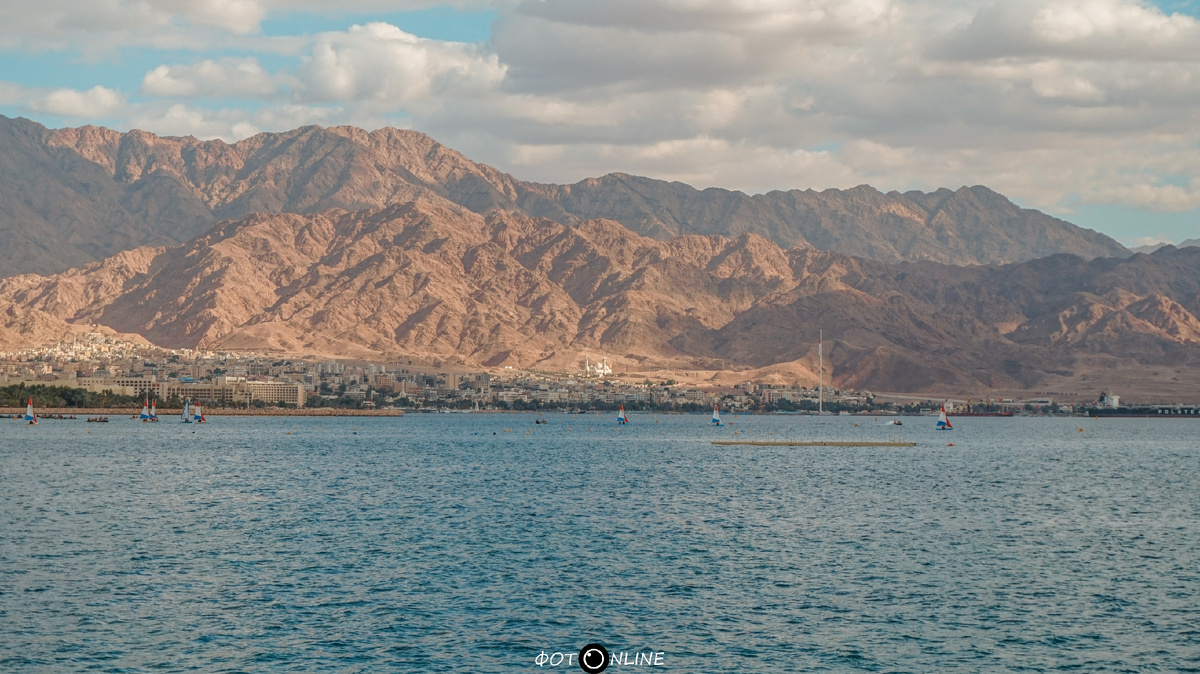 листайте вправо