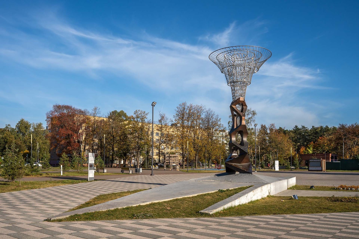    Скульптурная композиция «Сингулярность»