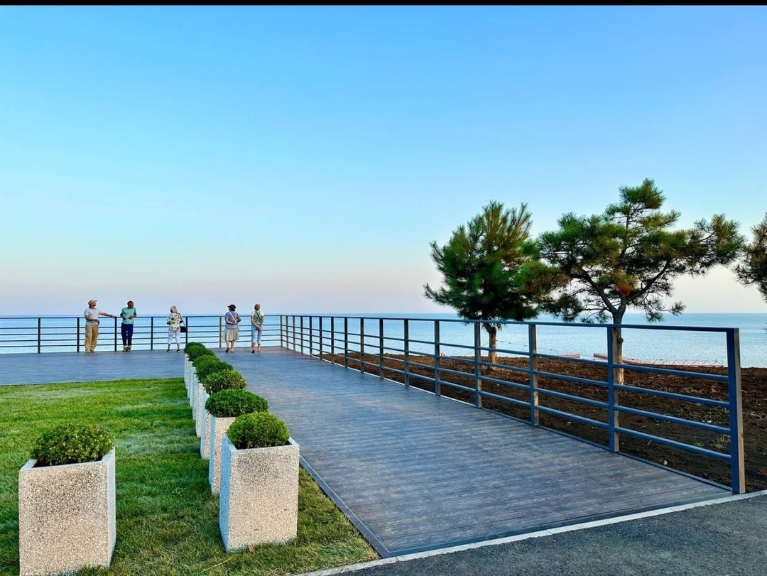 Реконструированная набережная в г. Мариуполь