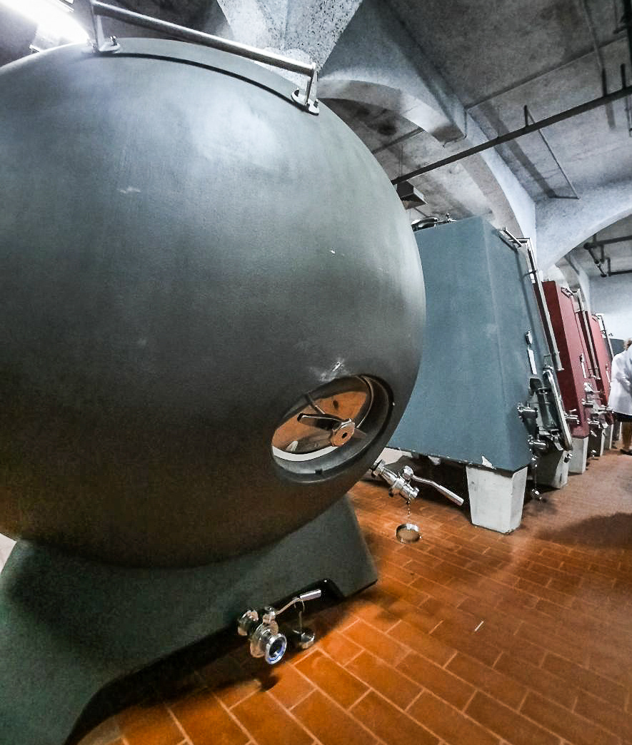 Бетонные емкости для вина