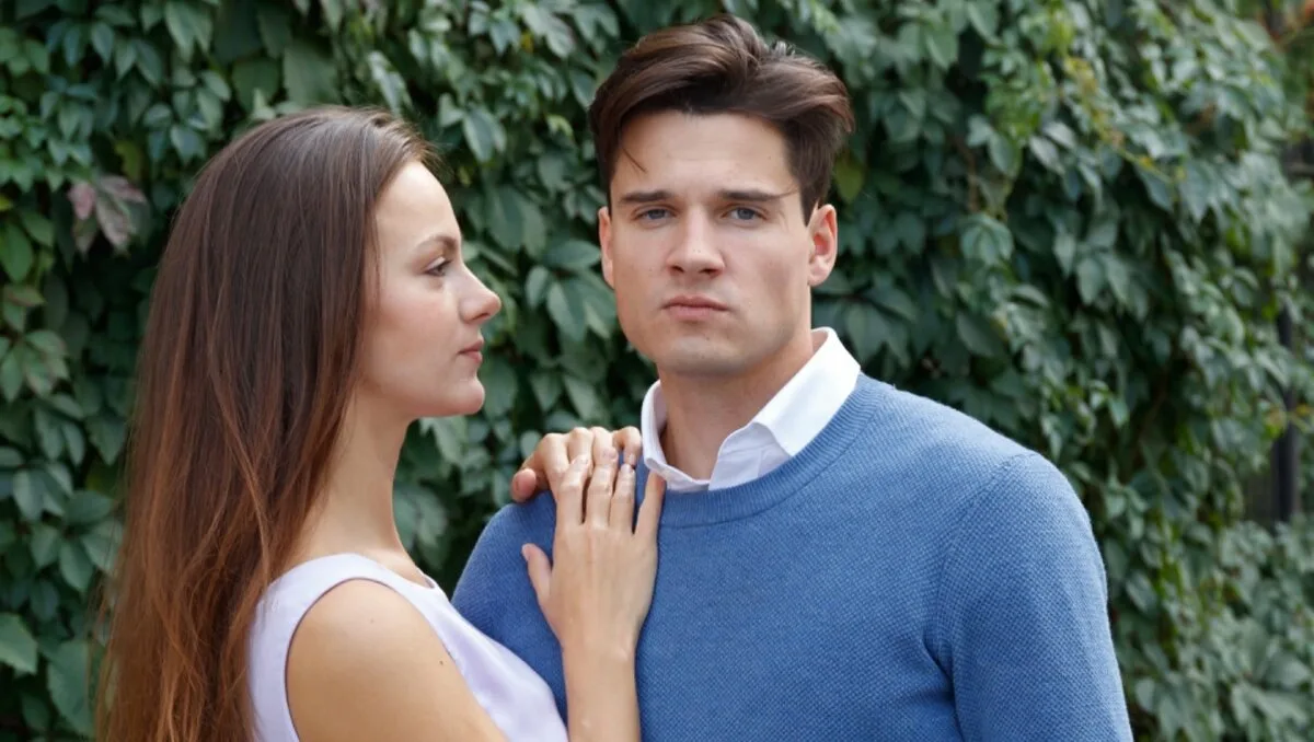 Прошлое возвращается, чтобы изменить настоящее."