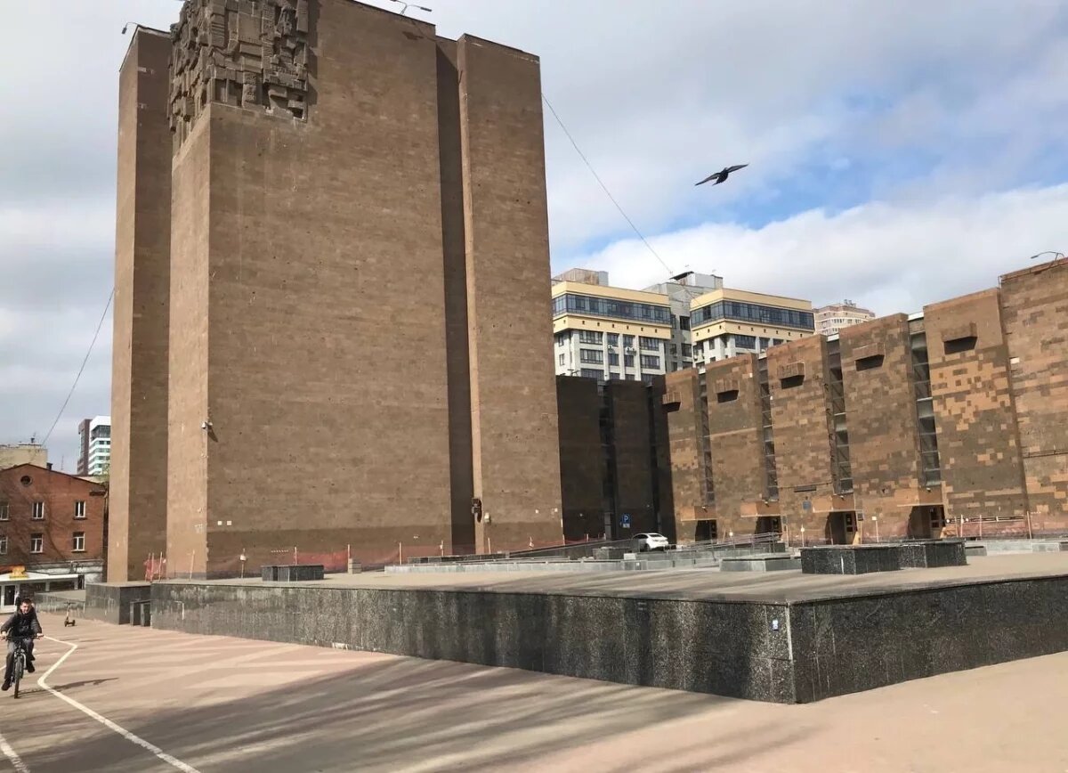    В Ростове скандал вокруг публичной библиотеки вышел на федеральный уровень