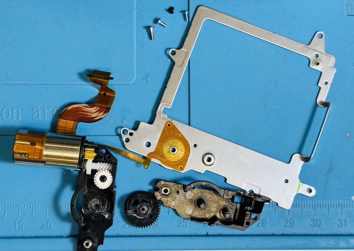  рамкой взвода затвора