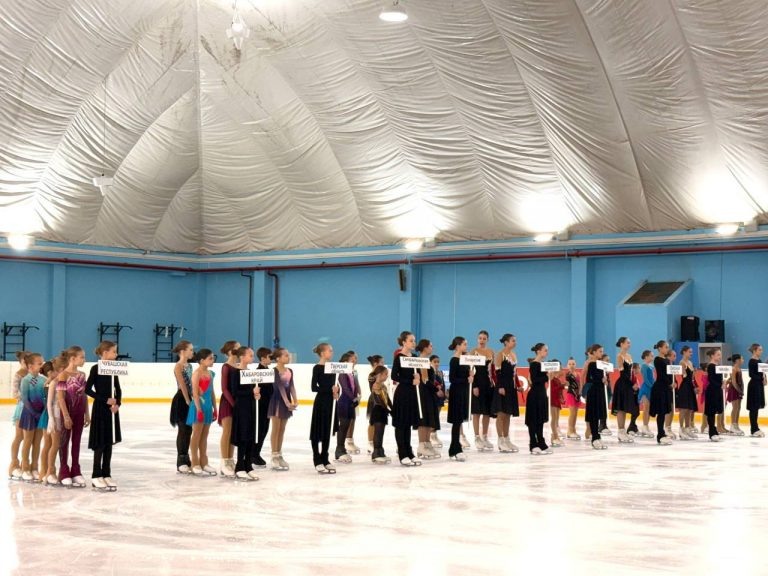    В Оренбурге открылись Всероссийские соревнования по фигурному катанию Оренбуржье