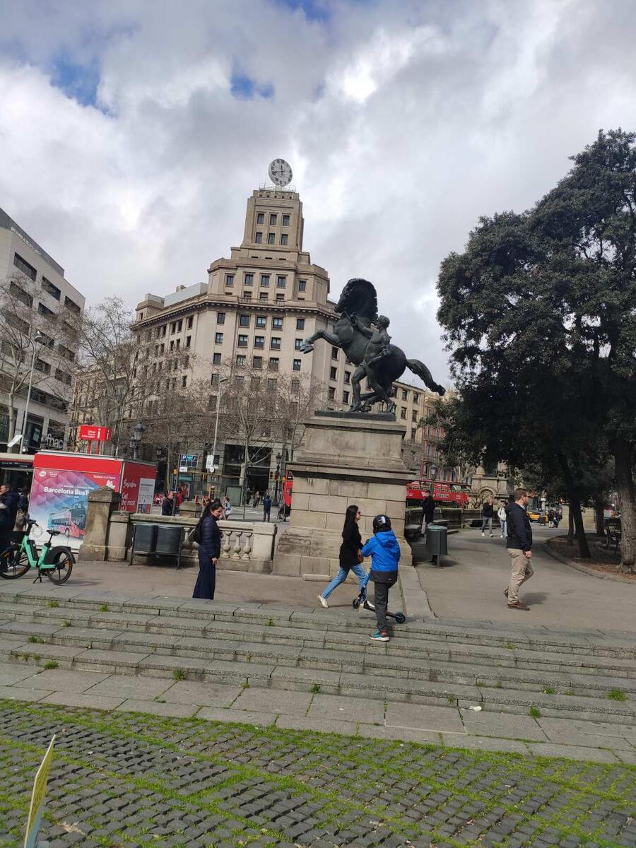 Плпщадь Каталонии в Барселоне