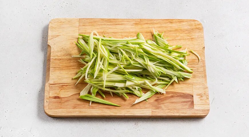   Гнезда из кабачков с фаршем (gastronom.ru)
