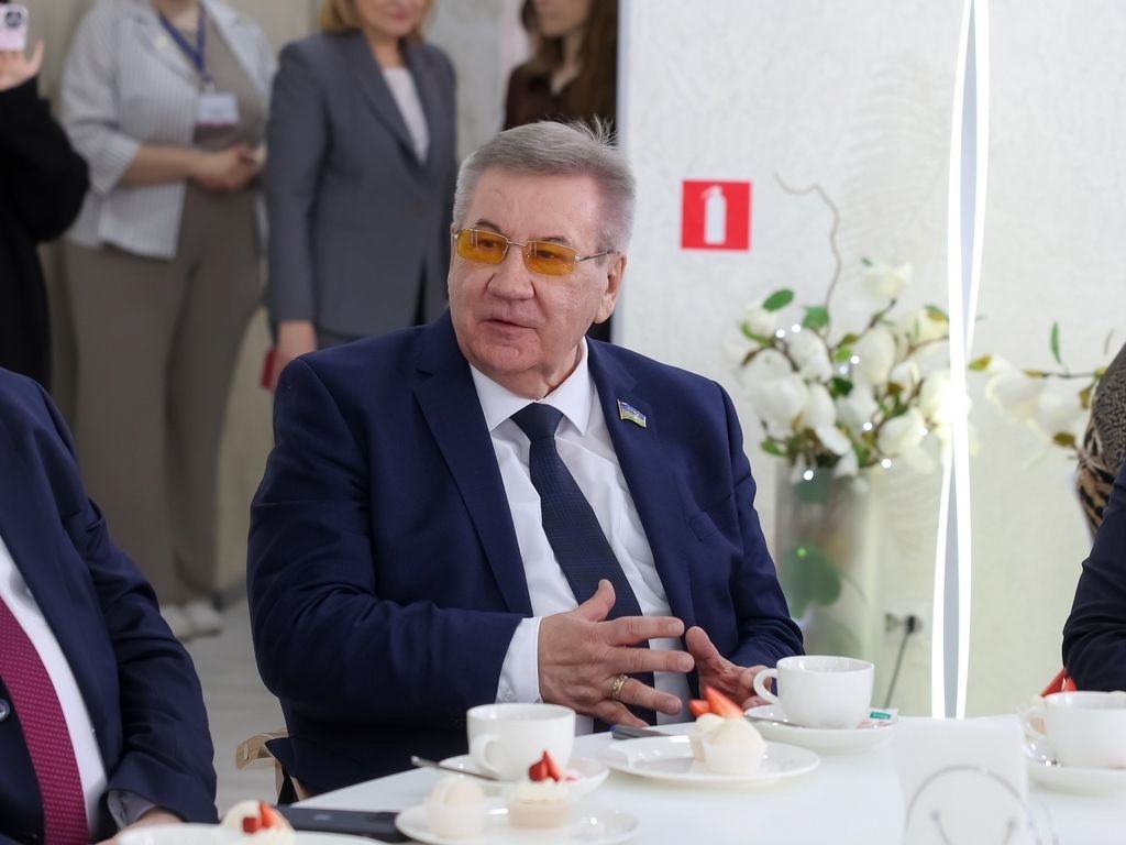    Председатель Думы Югры в Нижневартовске принял участие во «Встрече поколений»