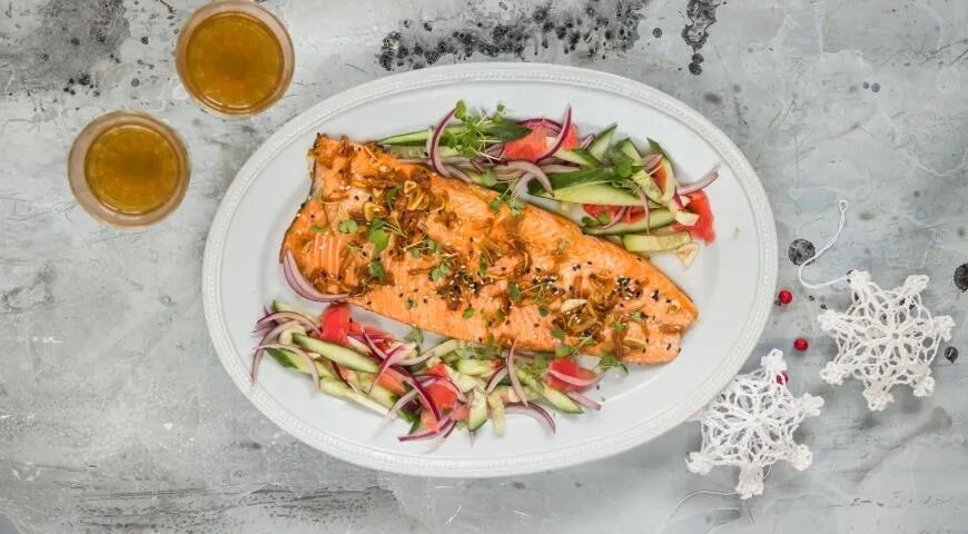 Форель с чесноком и соевым соусом  📷
