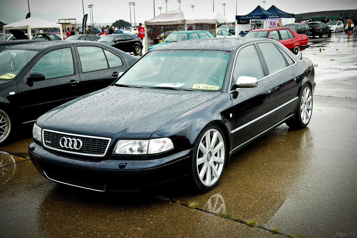 AUDI A8 D2 с 1994 по 2002 год. 
