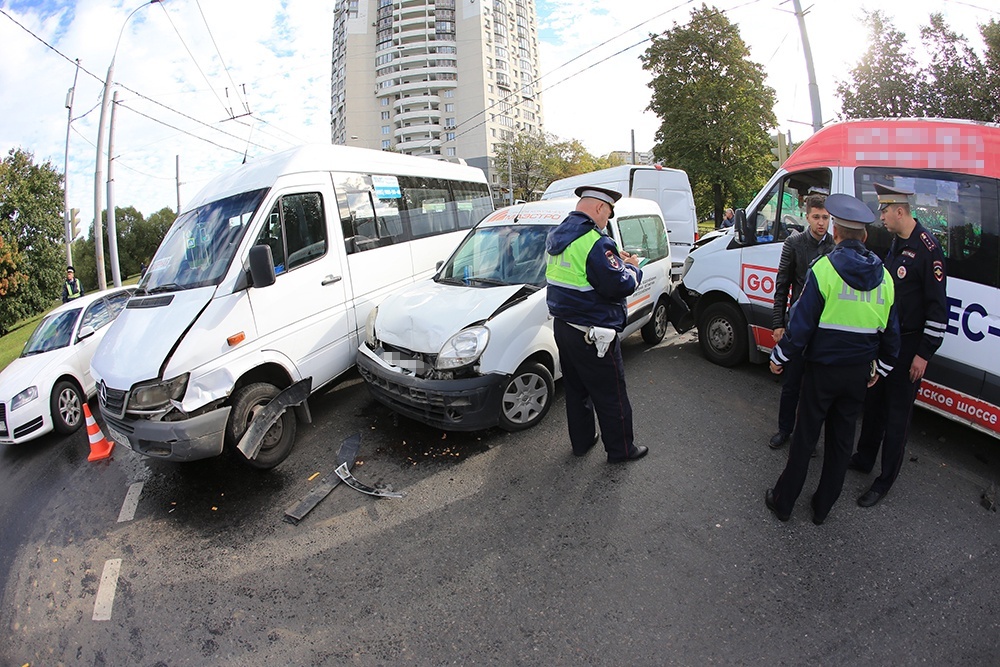    Вызывать ГИБДД надо на любую аварию. Кроме той, которую можно оформить по Европротоколу. / Сергей Михеев