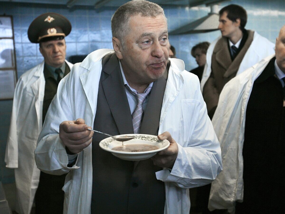    Лидер ЛДПР Владимир Жириновский во время посещения женского СИЗО «Печатники»© РИА Новости / Руслан Кривобок