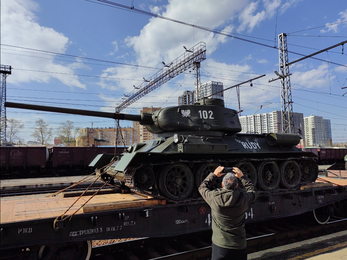 Пермь, 2024, фото из личного архива автора. Наверное, фанаты сериала сделали...