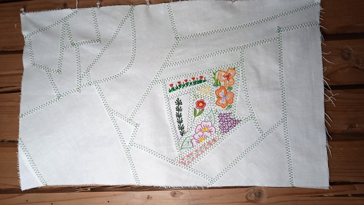 Общий вид, из которого можно понять предстоящий объем работы.                                             Что-то меня берут сомнения, доведу ли я еë до конца 🤔🙄😄