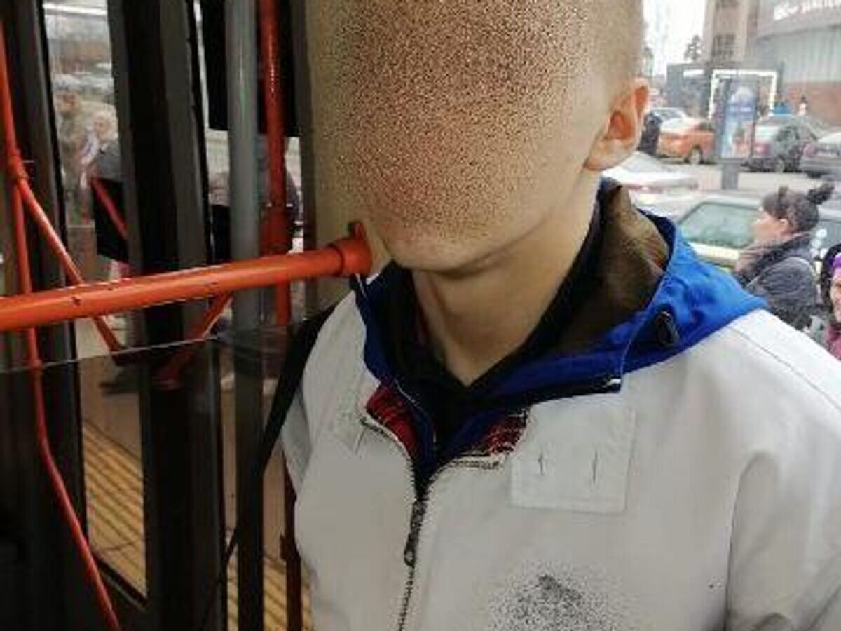    Учащийся из Петербурга выстрелил из аэрозольного пистолета в лицо подруги в трамвае© Фото : Росгвардия Петербурга/Telegram