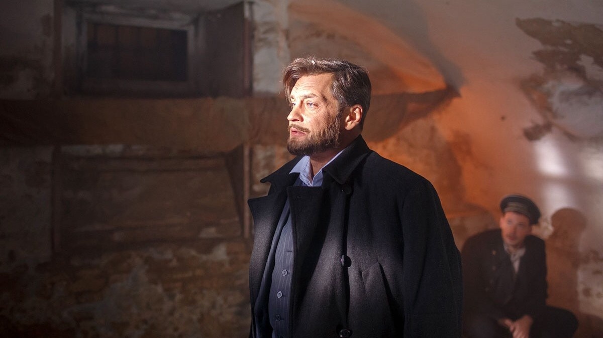 Кадр из сериала «Господа-товарищи», 2014 год, режиссеры Василий Сериков, Всеволод Аравин, Алексей Рудаков